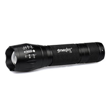 Kraftig 1200 lumen XML-T6 LED-lommelykt med praktisk oppbevaringshylster